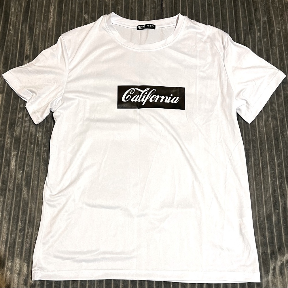 Graphic tee